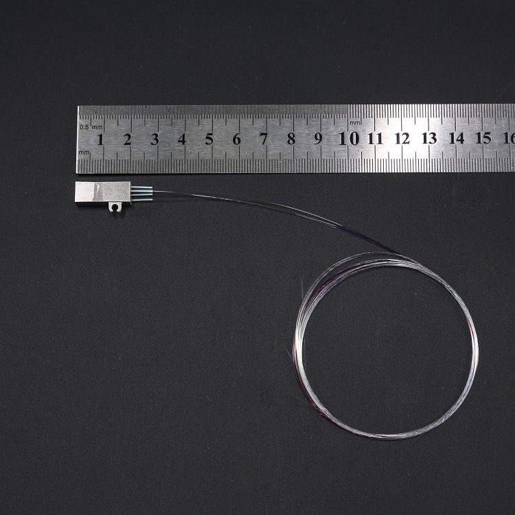 4ͨ100G/200GHzͲ΢ͻDWDM&⸴,ײװߴɶƣضˡ˺1310nmͨͲ1.0dB,·޽׼